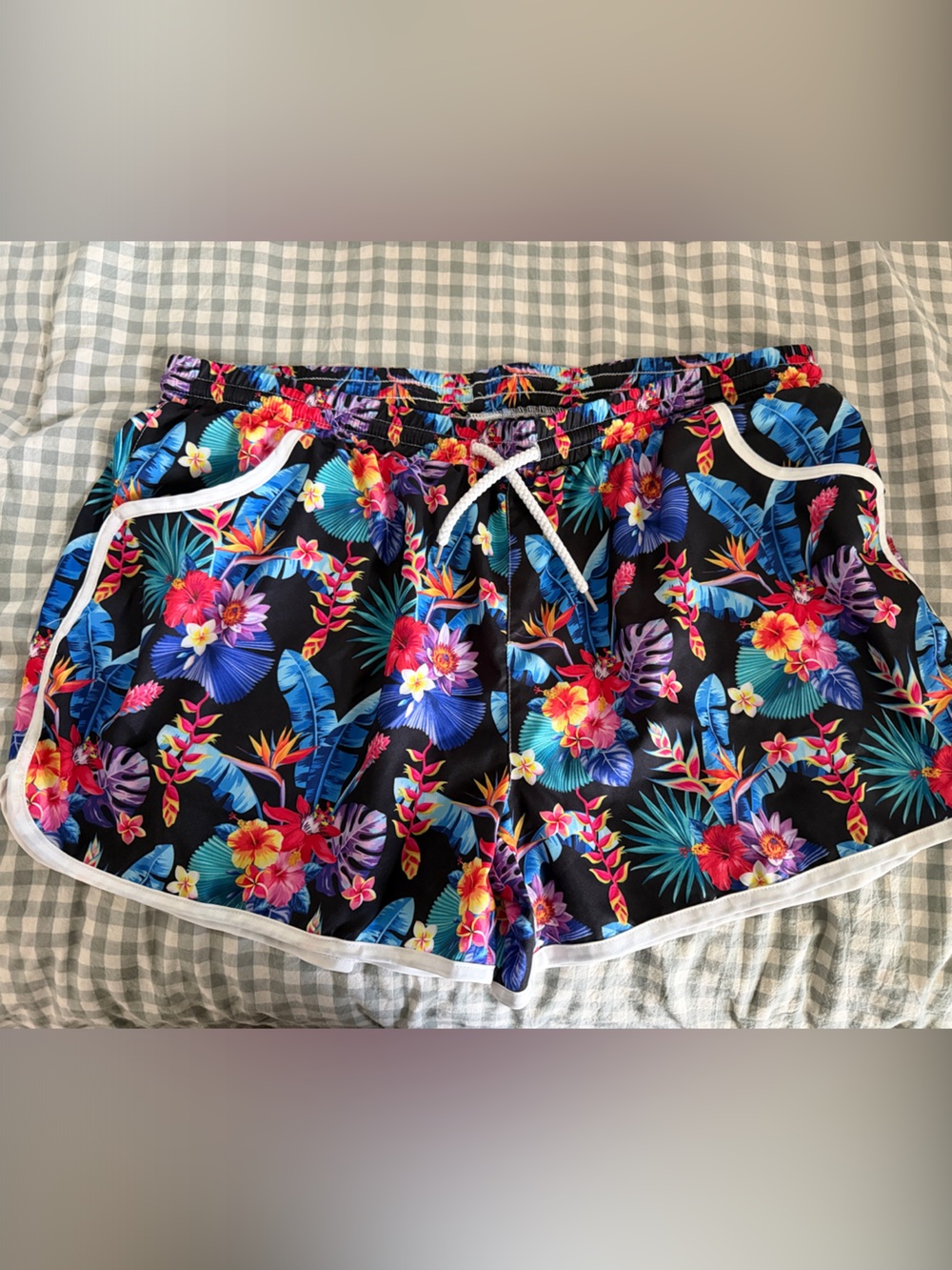 Women’s Tropical Floral Athletic Shorts - Black